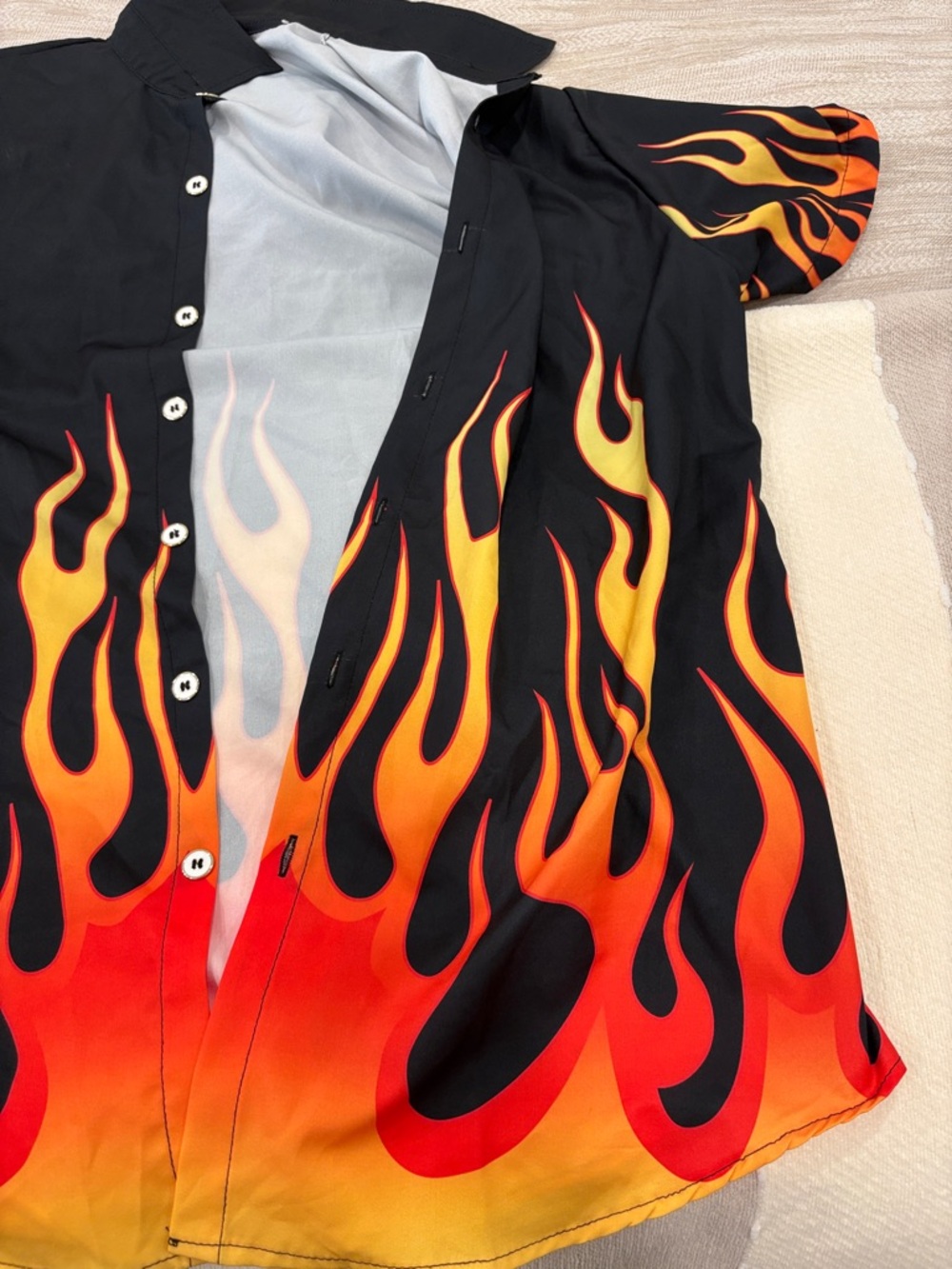 Men’s XL Black Flame Print Button-Up Shirt Red Orange Flames Y2K - Picture 6 of 6